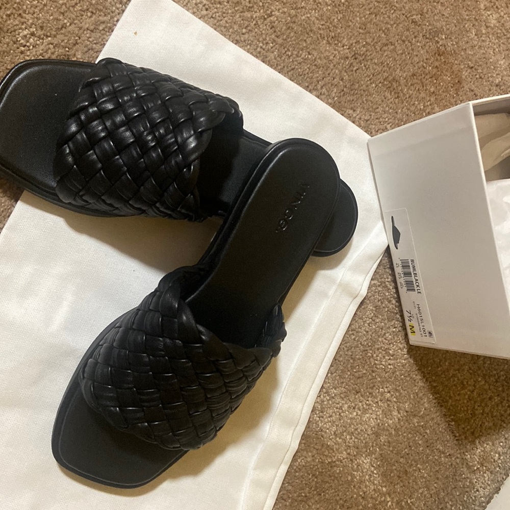 Vince sandals